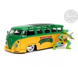Jada Toys - 1962 Volkswagen Bus with Leonardo - TMNT